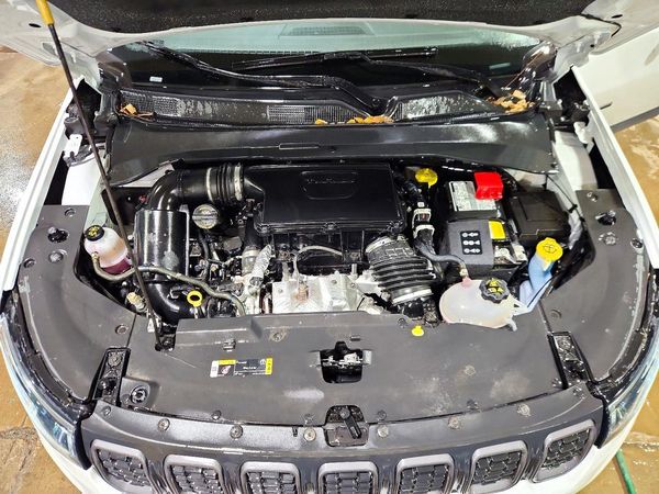 2025 JEEP COMPASS Trailhawk — Engine bay