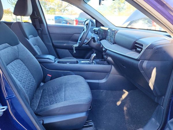 2026 NISSAN KICKS SV — DENT