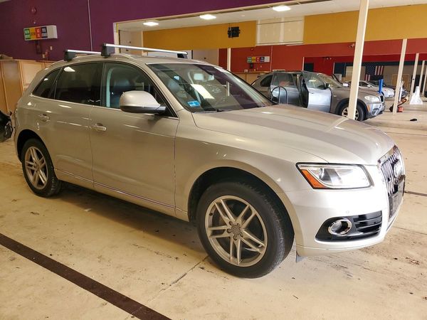2015 AUDI Q5 Premium Plus — Passenger 3/4