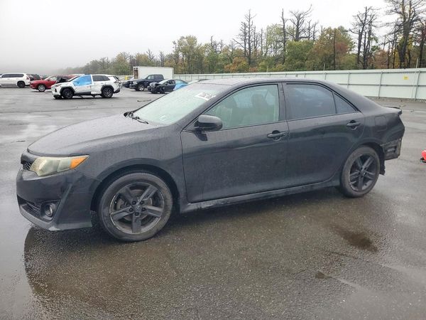 2012 TOYOTA CAMRY — Front 3/4