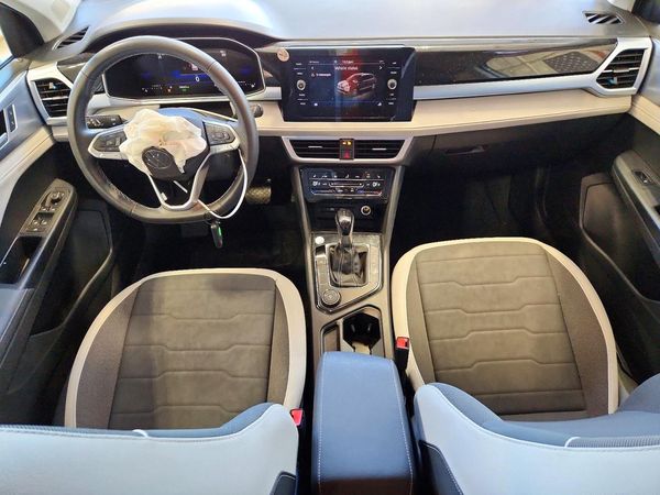 2025 VOLKSWAGEN TAOS 4Motion SE — CKPT