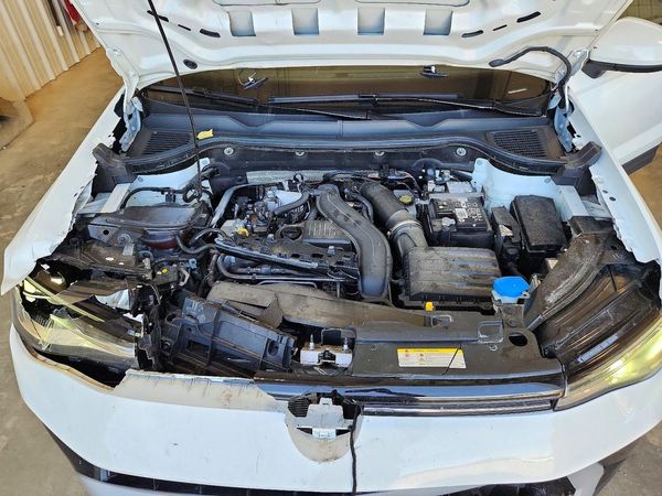 2025 VOLKSWAGEN TAOS 4Motion SE — Engine bay