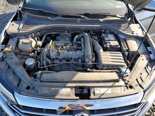 2019 VOLKSWAGEN JETTA SEL — Engine bay