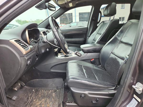 2017 JEEP GRAND CHEROKEE Limited — DENT