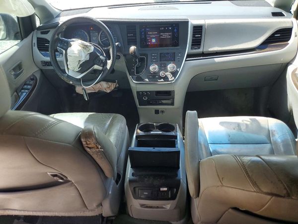 2015 TOYOTA SIENNA — CKPT