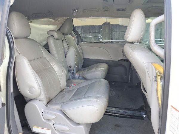 2015 TOYOTA SIENNA — PSRS