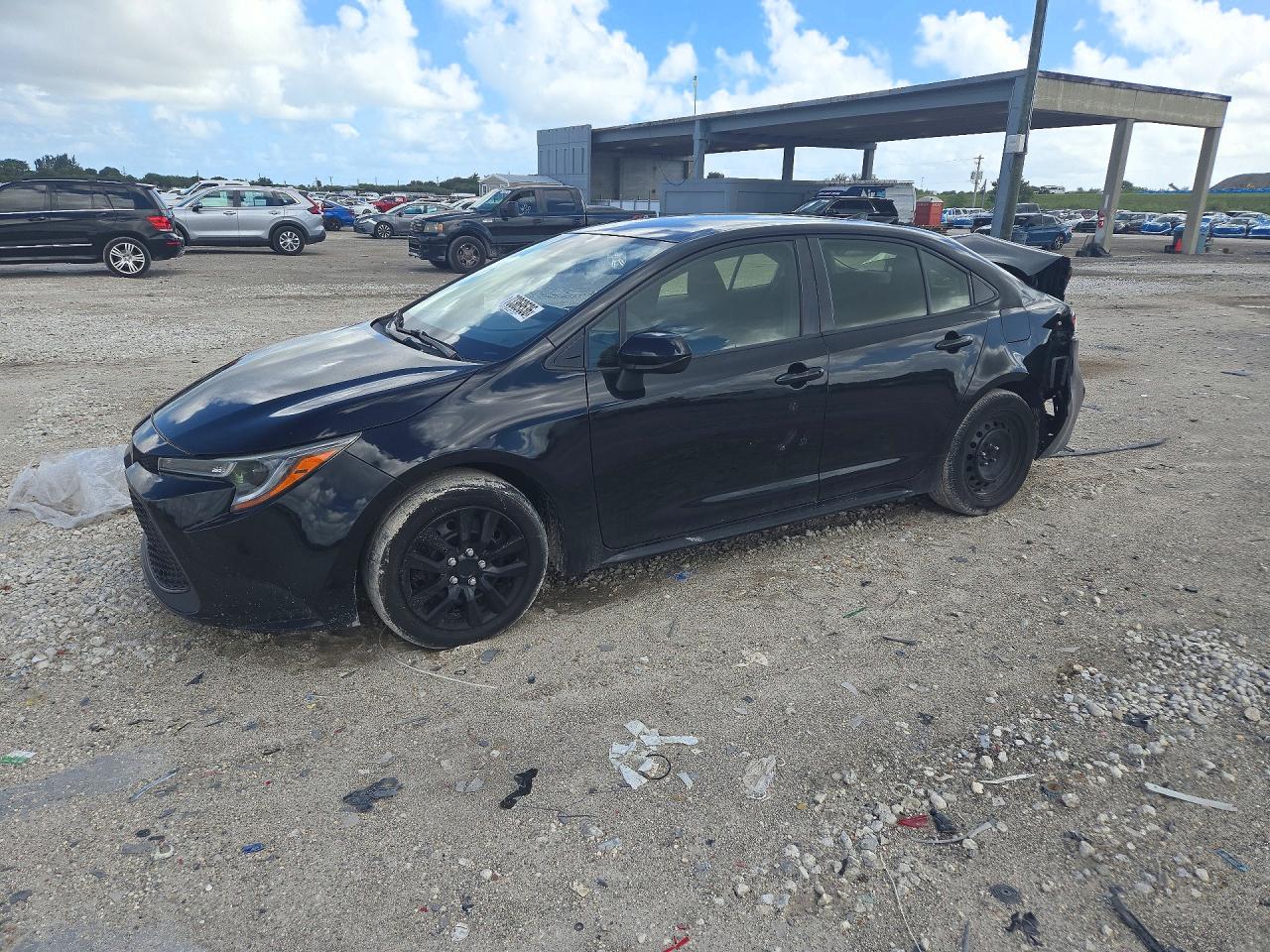 2020 TOYOTA COROLLA LE — Front 3/4