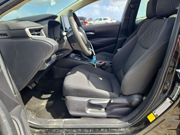 2020 TOYOTA COROLLA LE — DENT