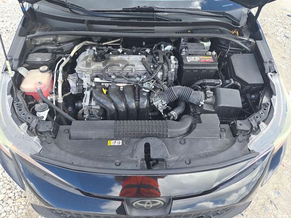 2020 TOYOTA COROLLA LE — Engine bay