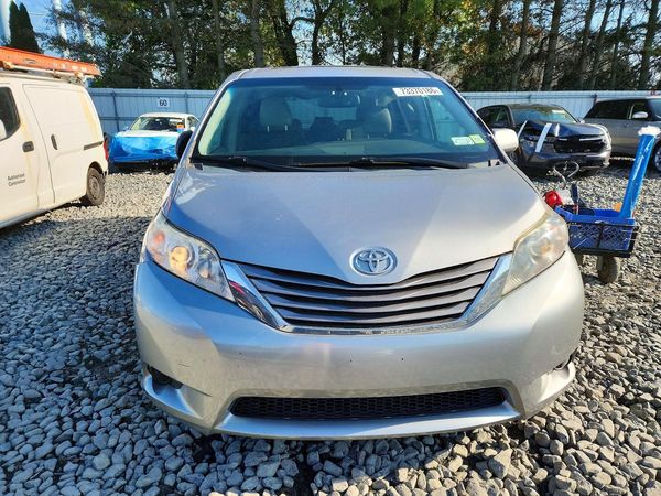 2015 TOYOTA SIENNA — DIRF