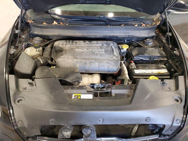 2014 JEEP CHEROKEE Limited — Engine bay