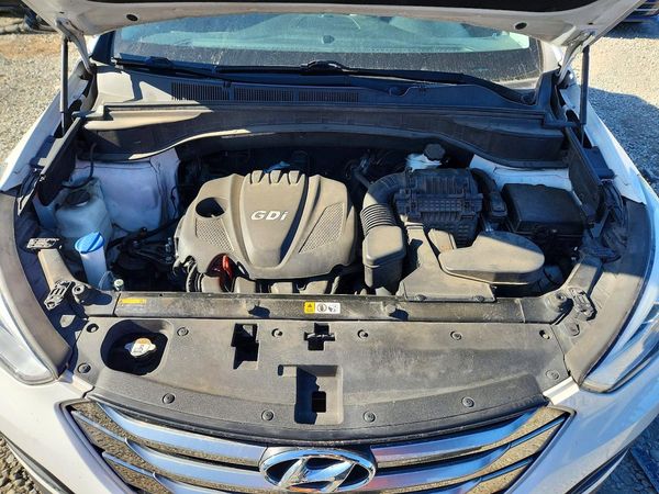 2016 HYUNDAI SANTA FE Base — Engine bay