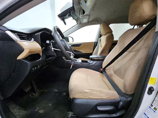 2022 TOYOTA RAV4 LE — DENT