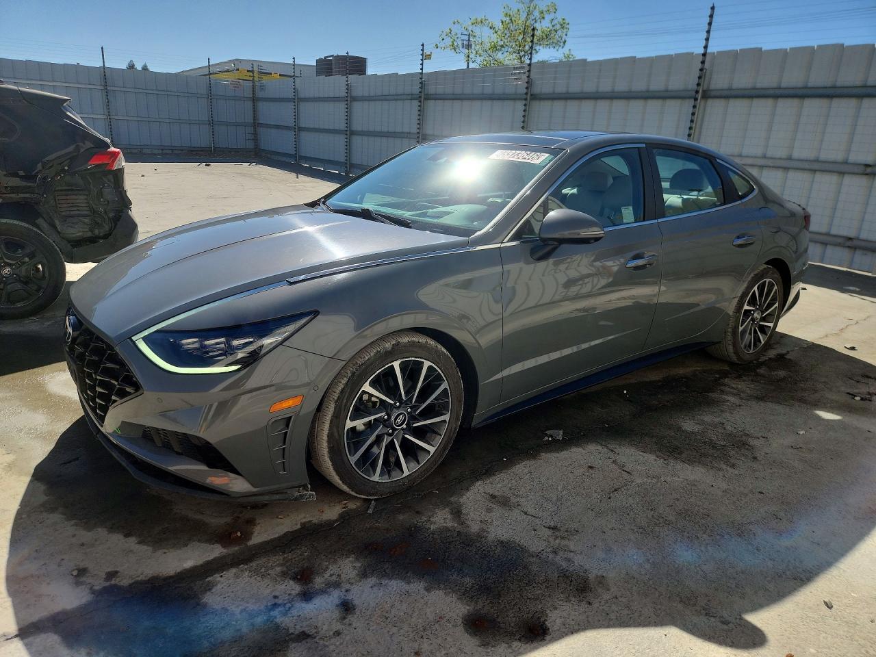 2023 HYUNDAI SONATA Limited — Front 3/4