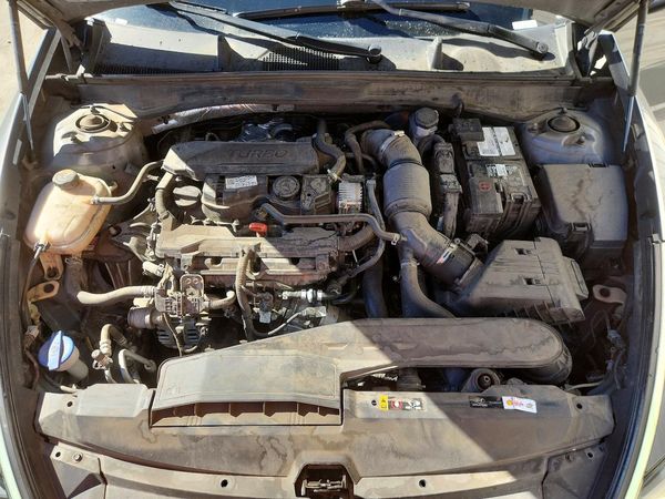 2023 HYUNDAI SONATA Limited — Engine bay