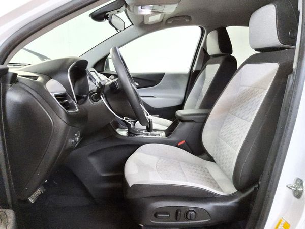 2022 CHEVROLET EQUINOX LT (1LT) — DENT
