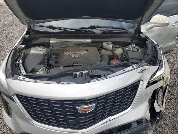 2020 CADILLAC XT4 Premium Luxury — Engine bay