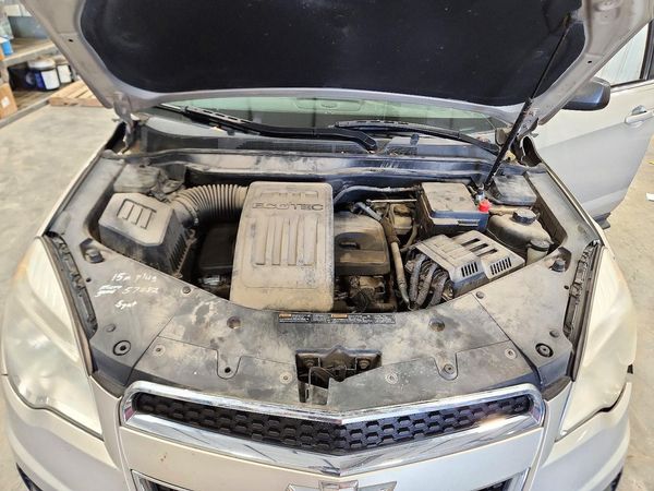2012 CHEVROLET EQUINOX LS — Engine bay