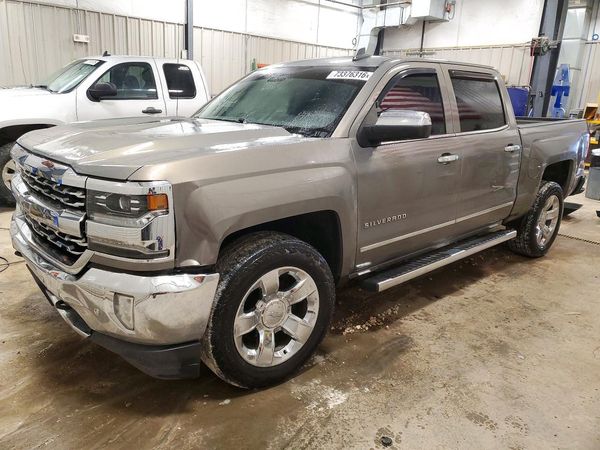 2017 CHEVROLET SILVERADO LTZ — Front 3/4