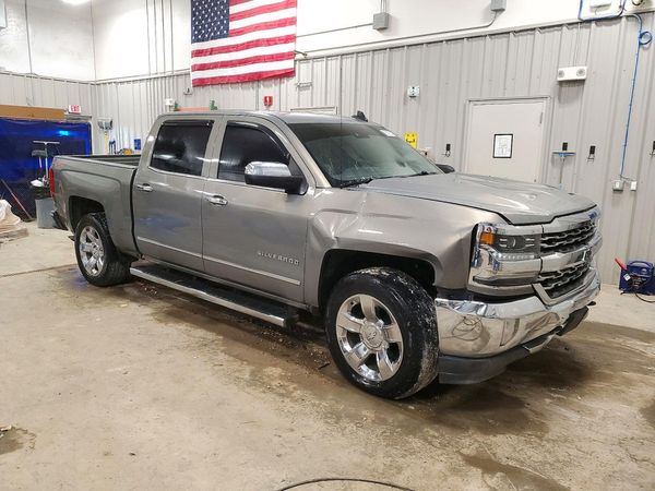 2017 CHEVROLET SILVERADO LTZ — Passenger 3/4