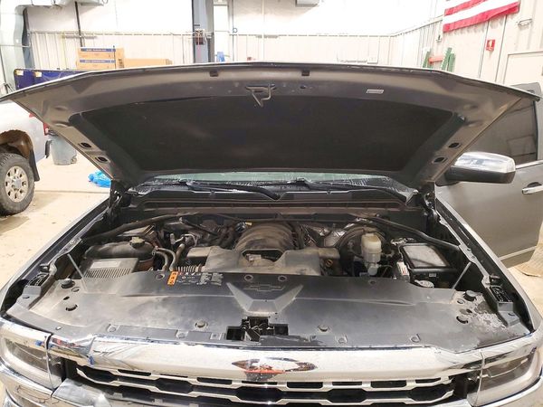 2017 CHEVROLET SILVERADO LTZ — Engine bay