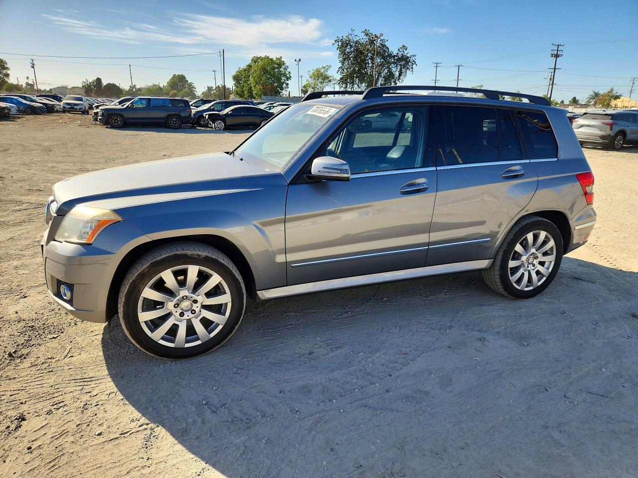 2012 MERCEDES-BENZ GLK GLK350 — Front 3/4