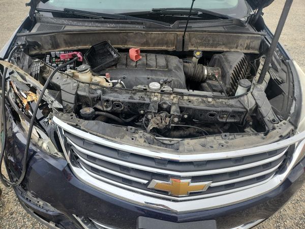 2015 CHEVROLET TRAVERSE LTZ — Engine bay