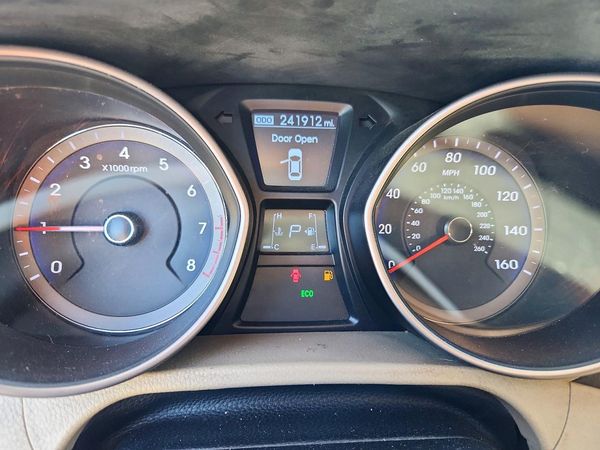 2014 HYUNDAI ELANTRA STD, Style, Tech — ODOM