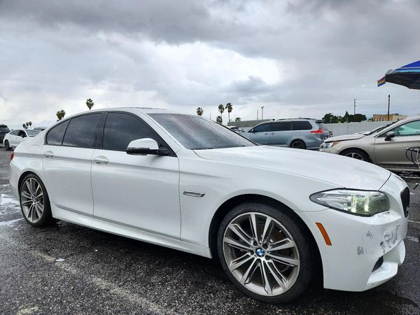 2015 BMW 528 — Passenger 3/4