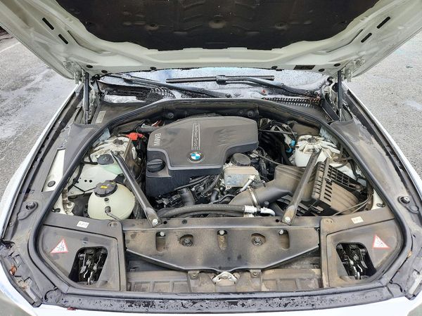 2015 BMW 528 — Engine bay