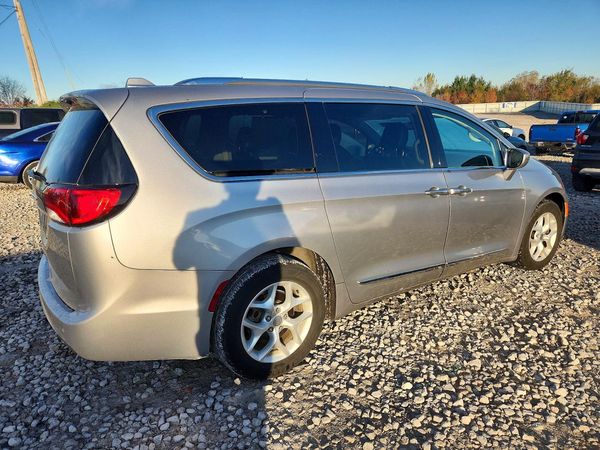 2017 CHRYSLER PACIFICA Touring L Plus — PSRA