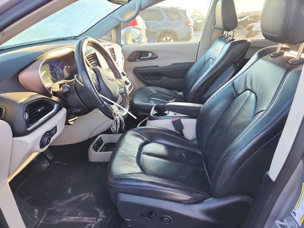 2017 CHRYSLER PACIFICA Touring L Plus — DENT