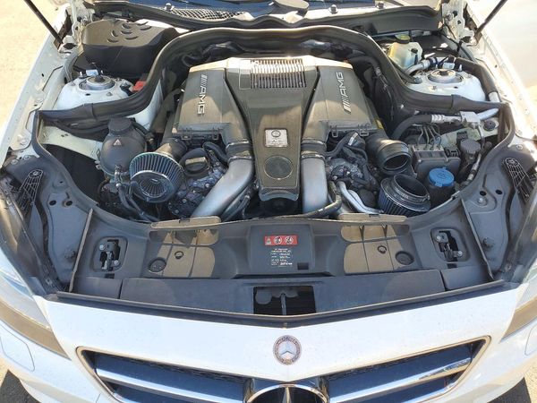 2013 MERCEDES-BENZ CLS CLS63 AMG — Engine bay