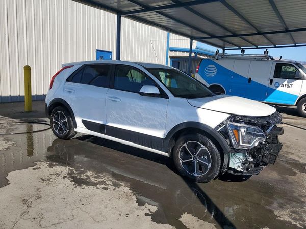 2026 KIA NIRO LX — Passenger 3/4