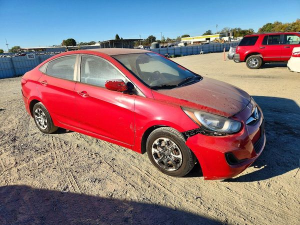 2013 HYUNDAI ACCENT GLS, GS — Passenger 3/4