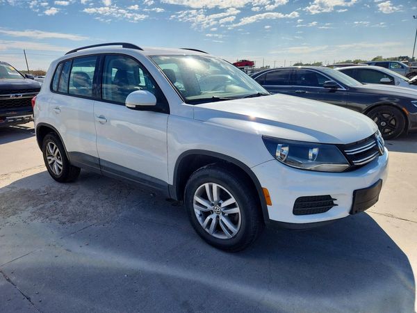 2017 VOLKSWAGEN TIGUAN S, Limited — Passenger 3/4