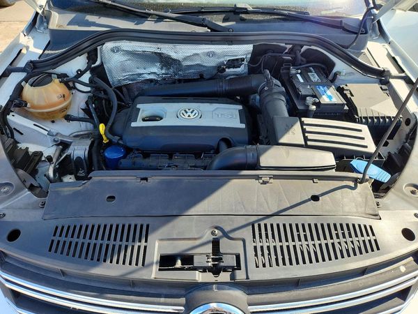 2017 VOLKSWAGEN TIGUAN S, Limited — Engine bay