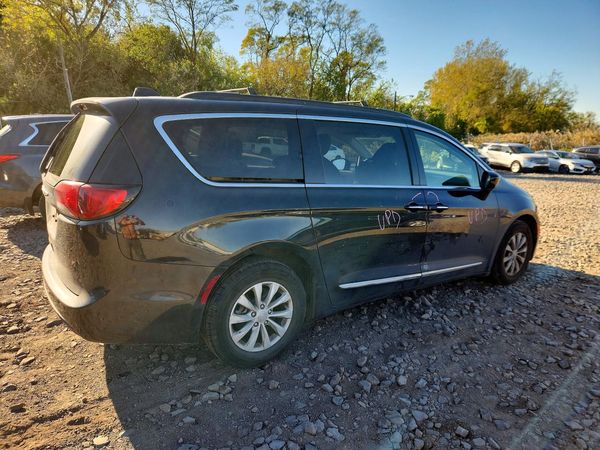 2017 CHRYSLER PACIFICA Touring L — PSRA