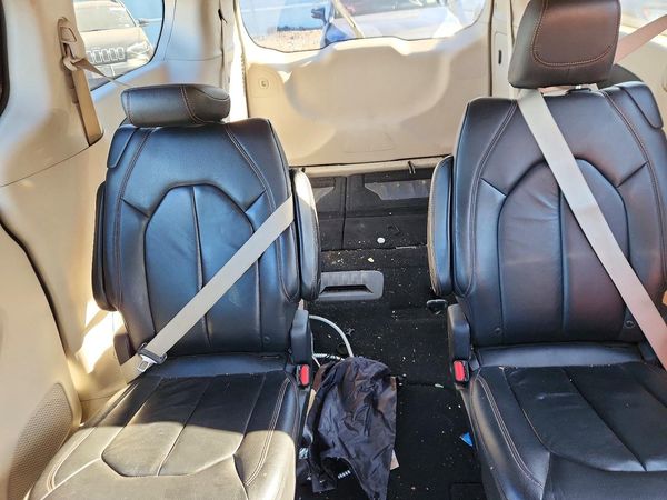 2017 CHRYSLER PACIFICA Touring L — SUVN