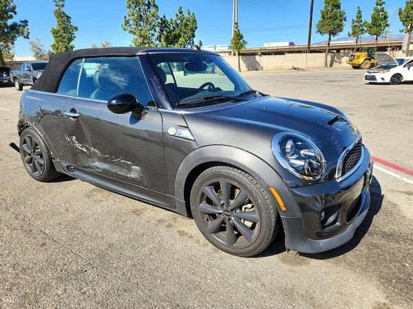 2014 MINI COOPER — Passenger 3/4