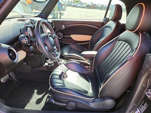 2014 MINI COOPER — DENT