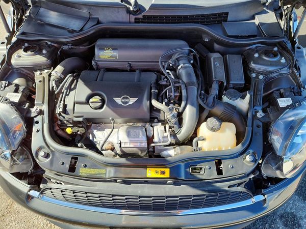2014 MINI COOPER — Engine bay