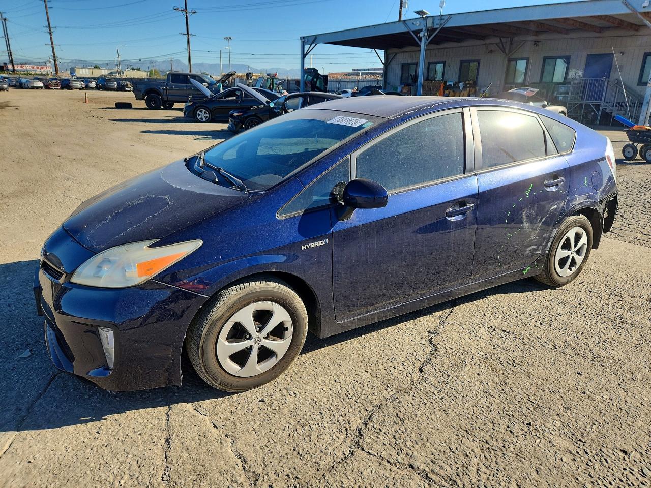 2013 TOYOTA PRIUS — Front 3/4