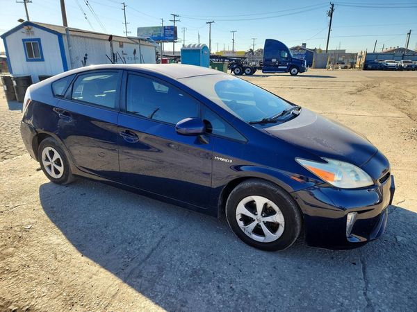 2013 TOYOTA PRIUS — Passenger 3/4