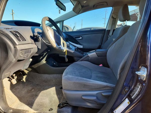 2013 TOYOTA PRIUS — DENT