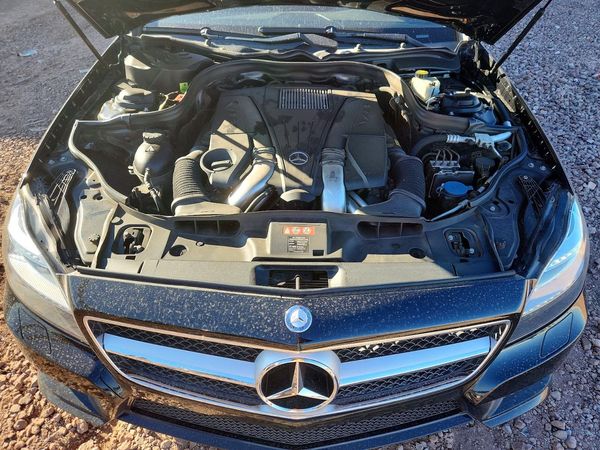 2012 MERCEDES-BENZ CLS CLS550 — Engine bay