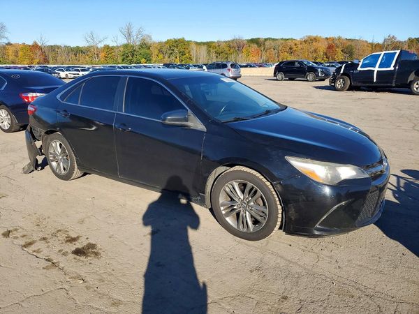 2017 TOYOTA CAMRY LE/SE/XLE/XSE — Passenger 3/4
