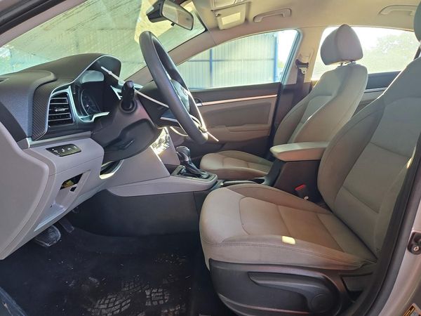 2020 HYUNDAI ELANTRA — DENT