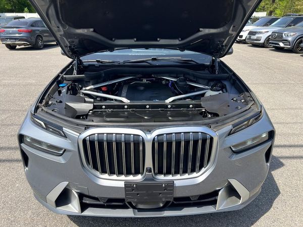 2024 BMW X7
