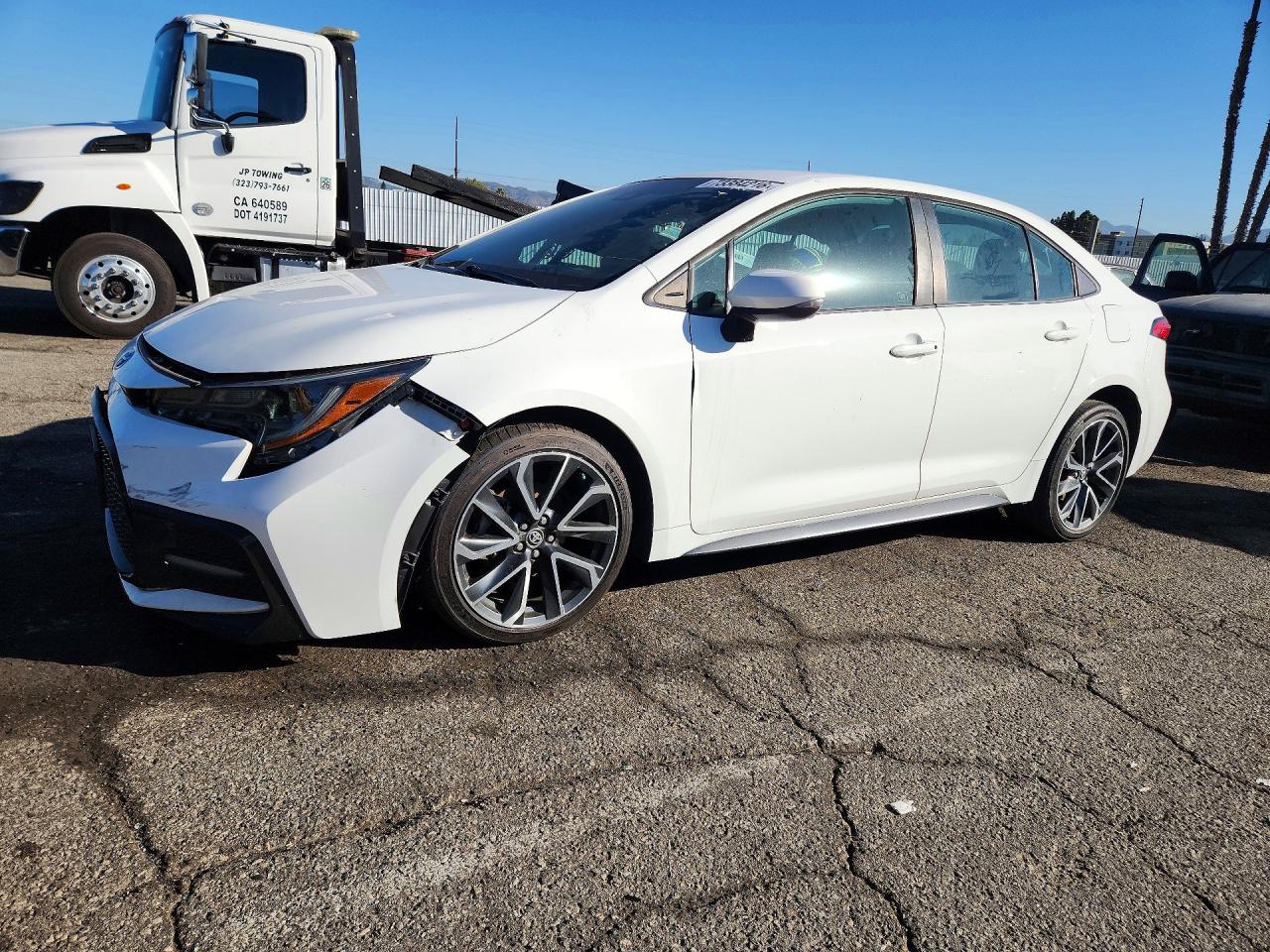 2021 TOYOTA COROLLA SE, CVT — Front 3/4